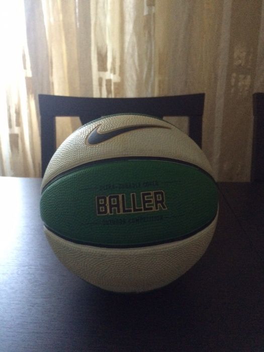 Продам сувенирный мяч