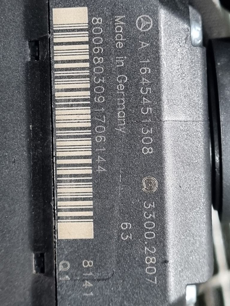Contact Cu Cheie Mercedes ML W164 3.0 D 2005 - 2008 SUV (1186) 330002807