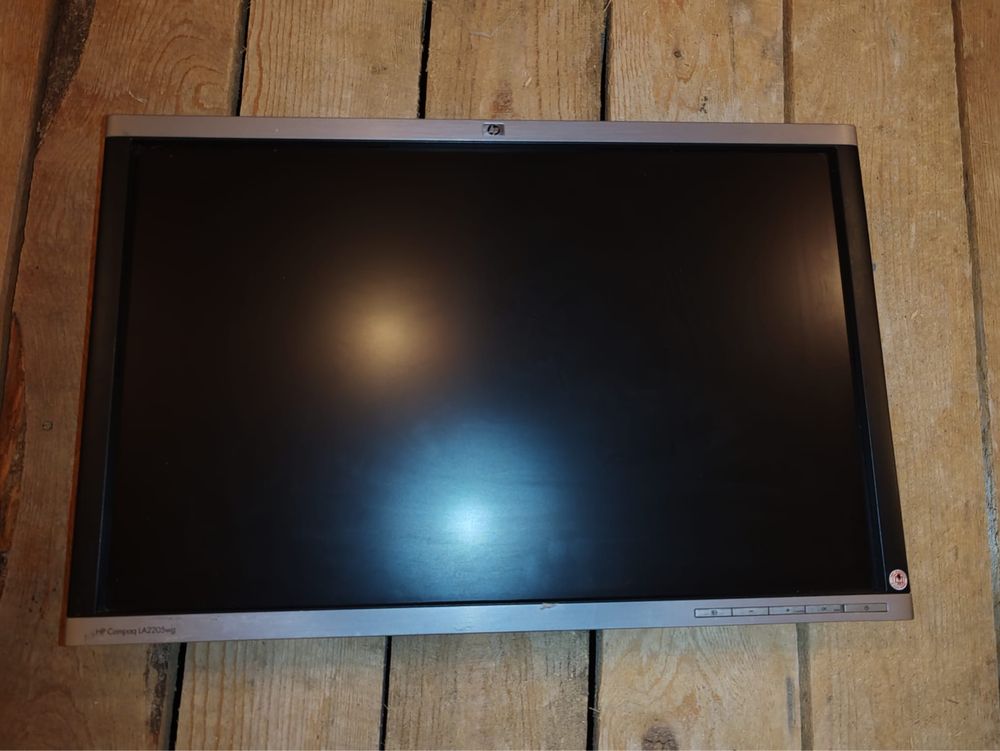 Monitoare 22” – HP, Fujitsu, Samsung, Bestech (industriale)