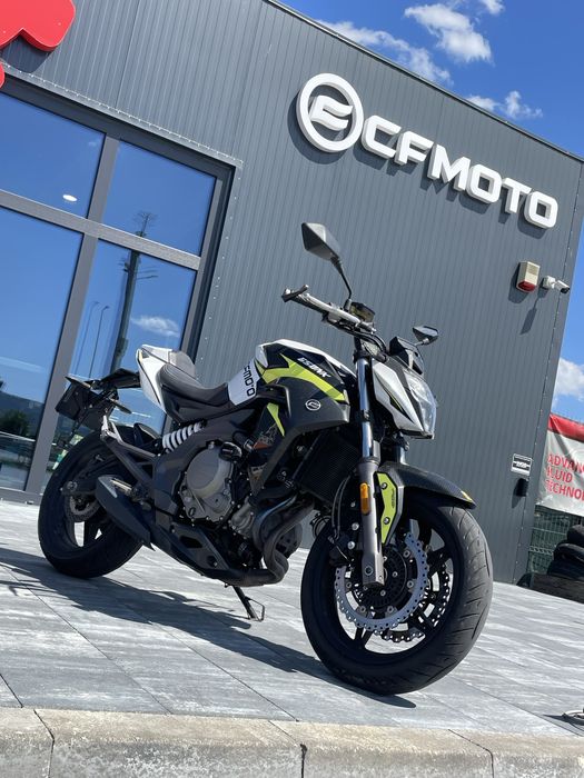 Motocicleta CFMoto NK 650