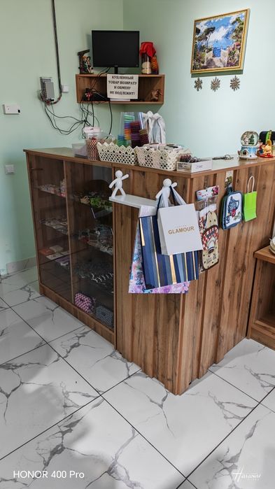 Продаю мебель для магазина