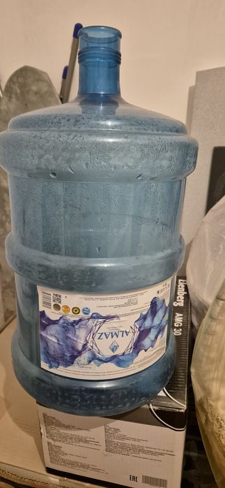 Продам бутыль 19 л