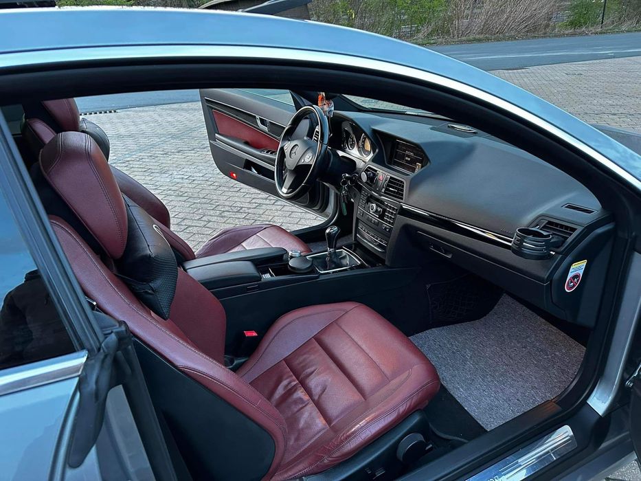 Мерцедес Mercedes E220
