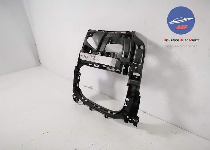 Порше Панамера / Porsche Panamera Оригинална дясна опорна решетка на п