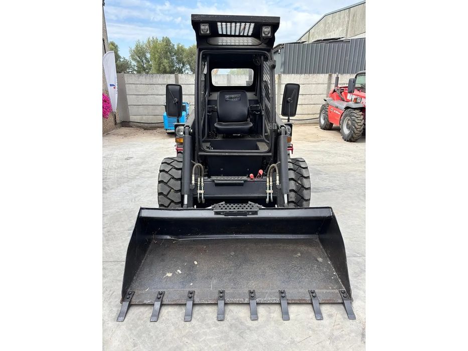 Vand mini incarcator/ bobcat Heman 175, 2.9t, 60cp Variante / Schimb !