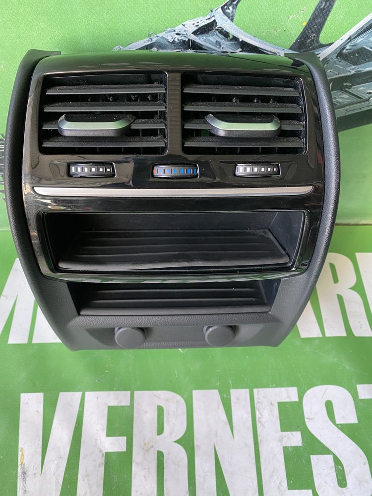 Grilă ventilație cotieră BMW G30