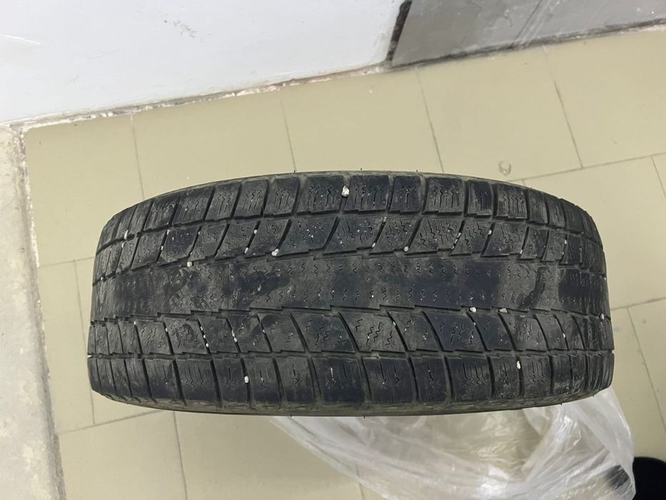 Продам шины всесезонку.