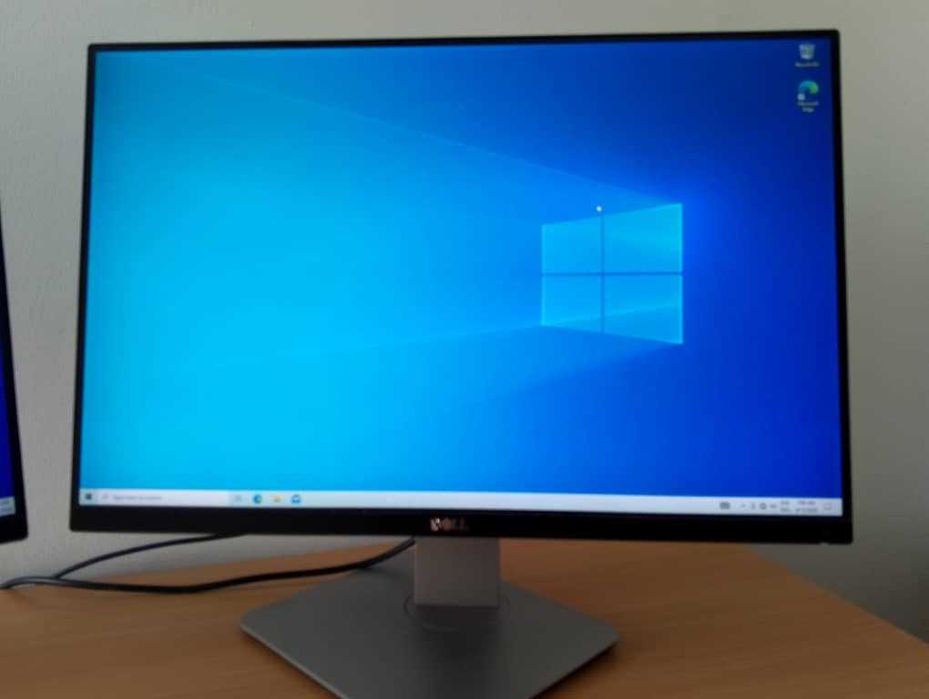 PC Gaming + 2 monitoare ajustabile