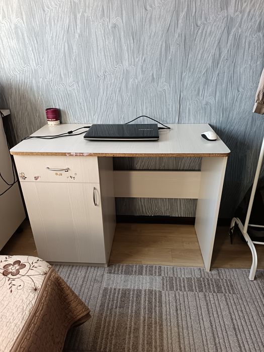 Продам ученический стол