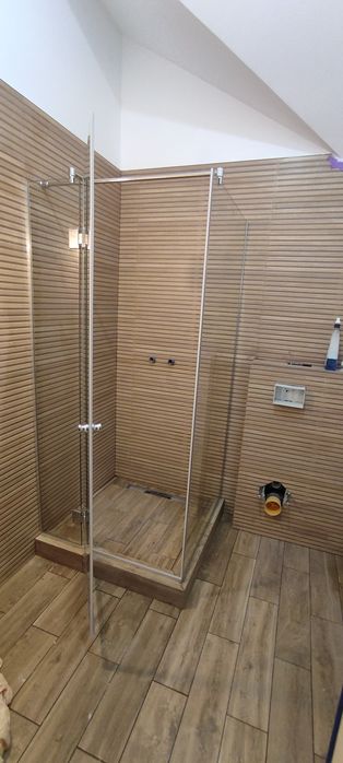 Usi din sticla glisante si batante, cabine de dus, paravane wolk-in