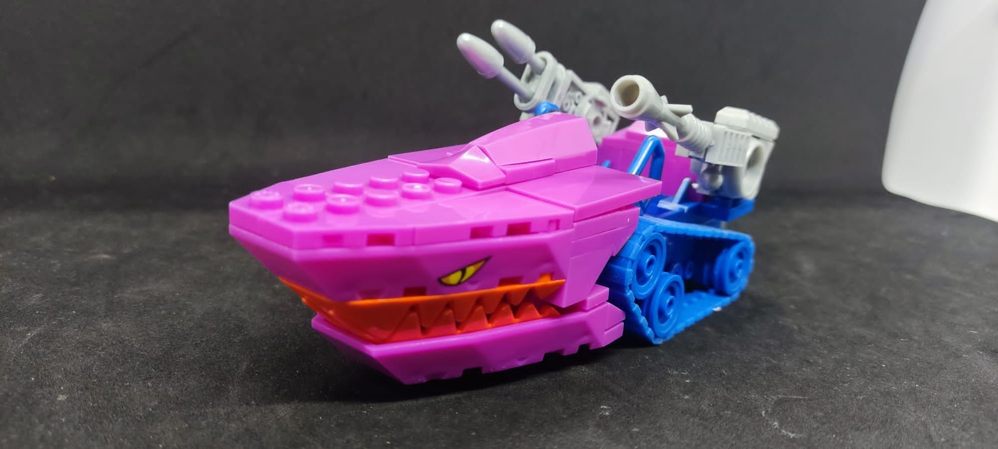 He Man and the Masters of the Universe Land Shark Megablocks