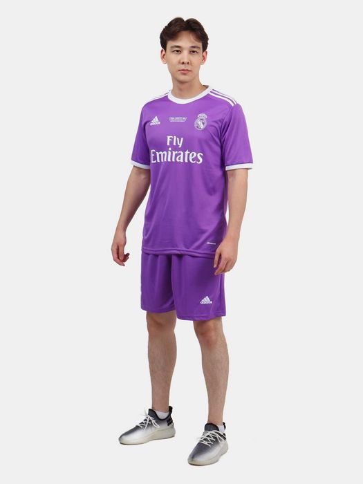 Футбольная форма Реал Мадрид (фиолетовая Fly Emirates 2017 года)