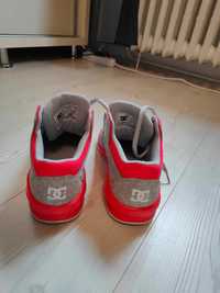 DC Skate Shoes Contrast Mid