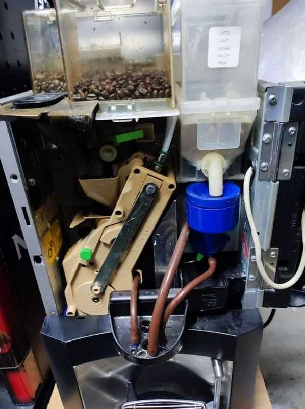 Кафе машина Necta Korinto / Кафе автомат Zanussi Korinto