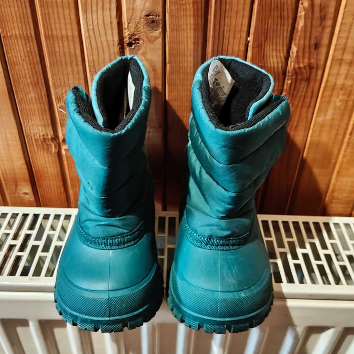 Топли обущета за малки крачета