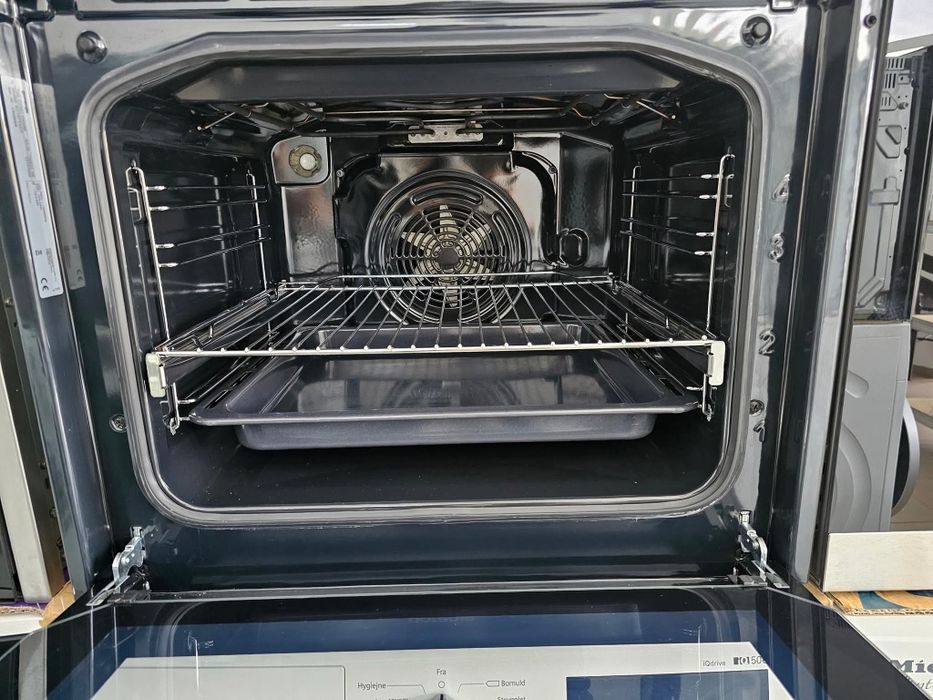 Фурна за вграждане с керамичен плот