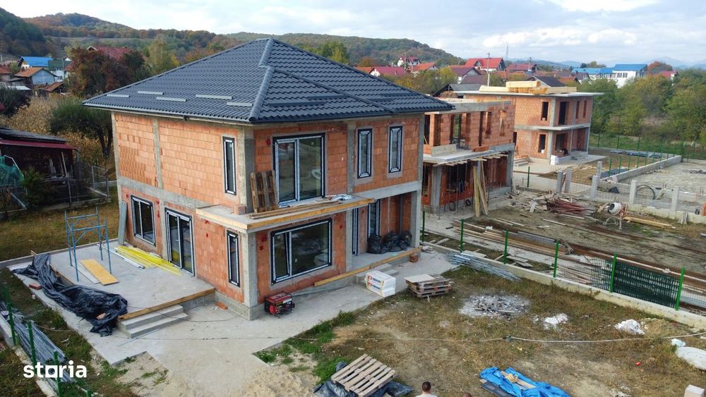 Casă nouă de vânzare în Curtea de Argeș.