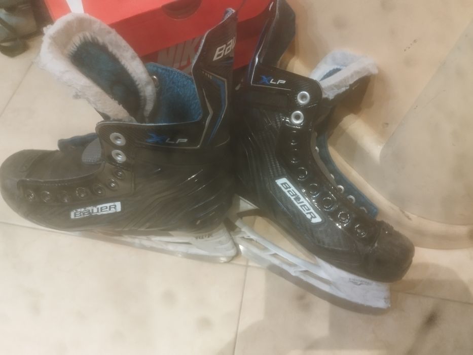Кънки Bauer, размер 39.5, на един сезон. Наточени.