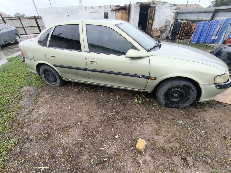 Продам опель веутра б 1,8 каробка автомат.