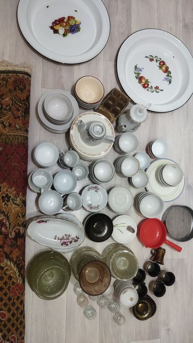 Продам посуду разные за 15тыс тенге,есть три блюда для бешбармака