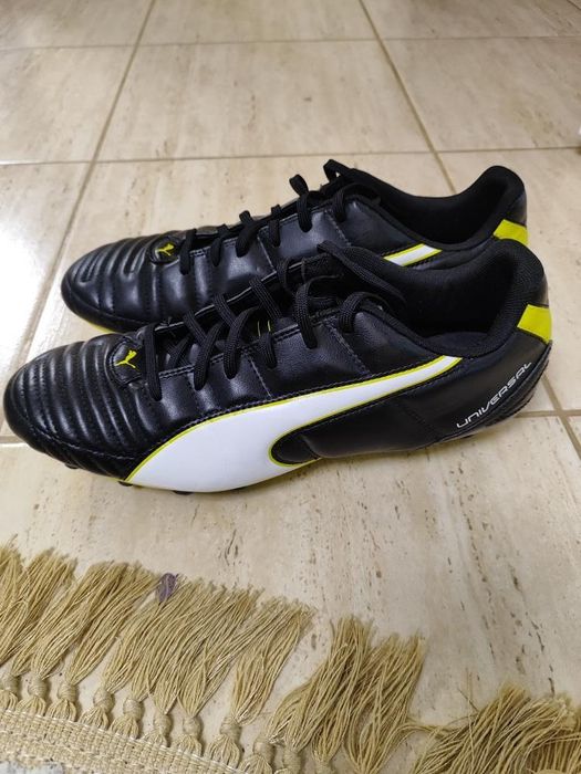 Ghete de fotbal puma
