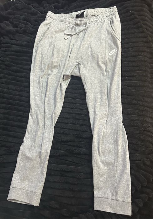 Pantaloni nikeeeeeeeee