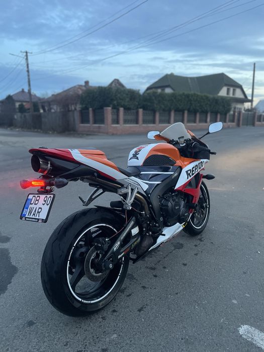 Vand/schimb cu auto CBR 600RR 2007 PC40