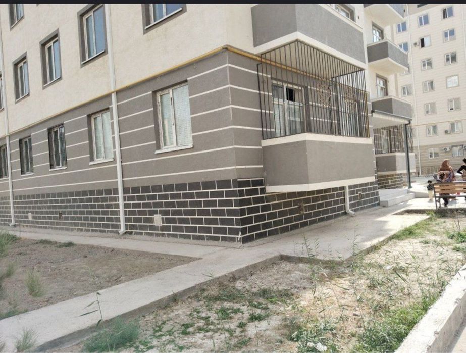 3 хонали уй сотилади 1 каватдан лифтлик домдан