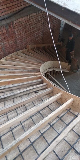 Лестница каркас бетон  монолитный лестница  ресторан дом коттедж
