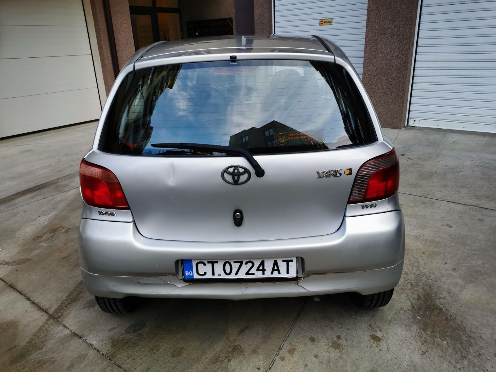 Toyota Yaris 1.0i 16V (68 кс)