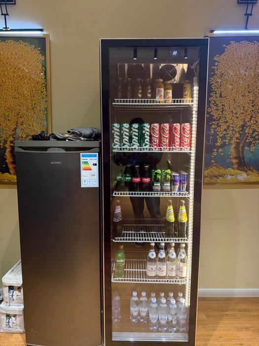 Продам маленький холодильник и холодильник для напитков