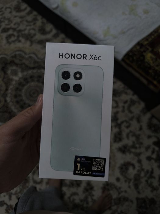 Продается смартфон honor X6c