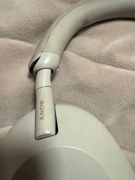 Sony XM5 слушалки