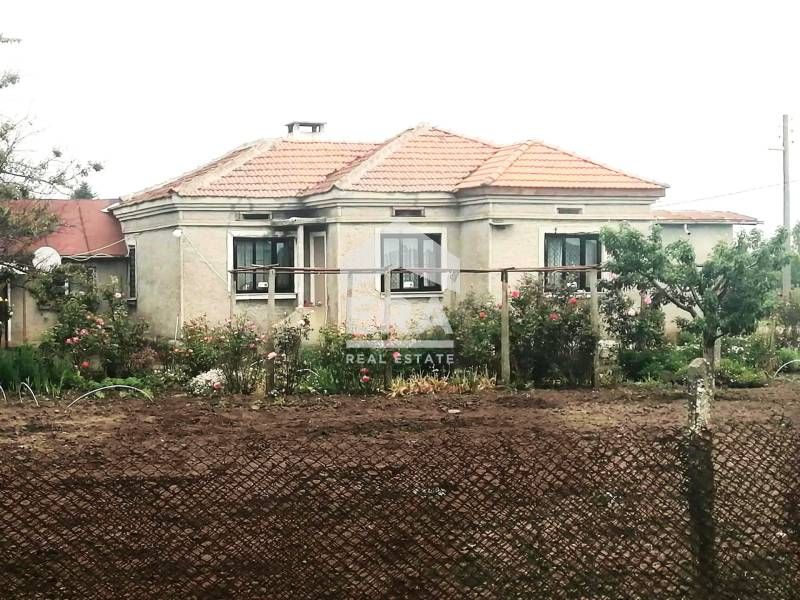 Продава се Къща в с. Преспа, Област Добрич - 100 кв.м за 438 €/кв.м - Снимка #2