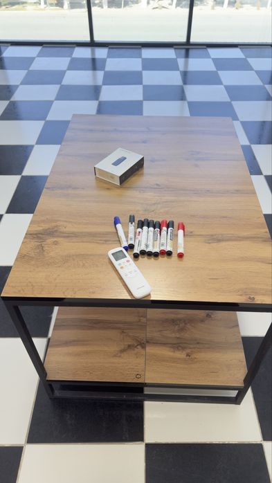 Jurnal stol sotiladi, ofis, o'quv markaz va oshxona uchun