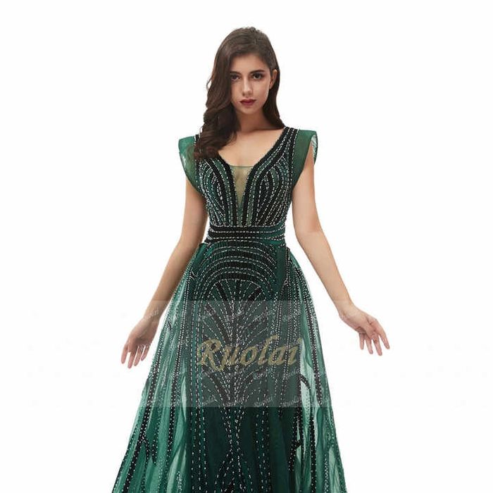 Очень шикарное вечернее платье