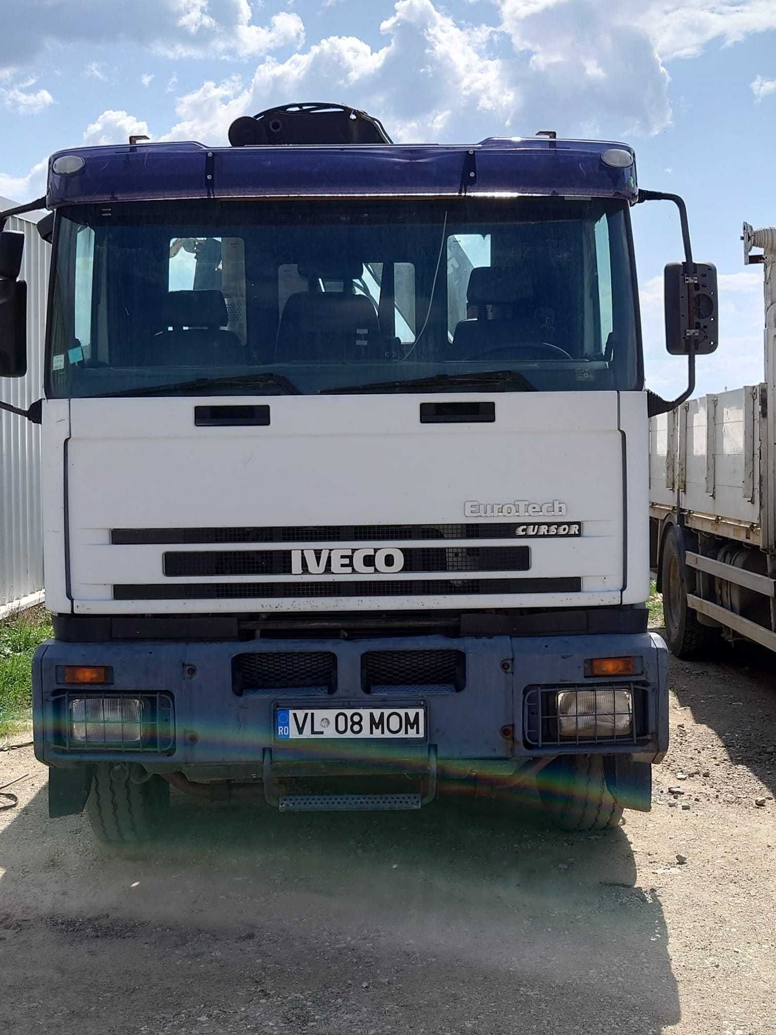 Iveco Magirus cu Macara Hiab 125