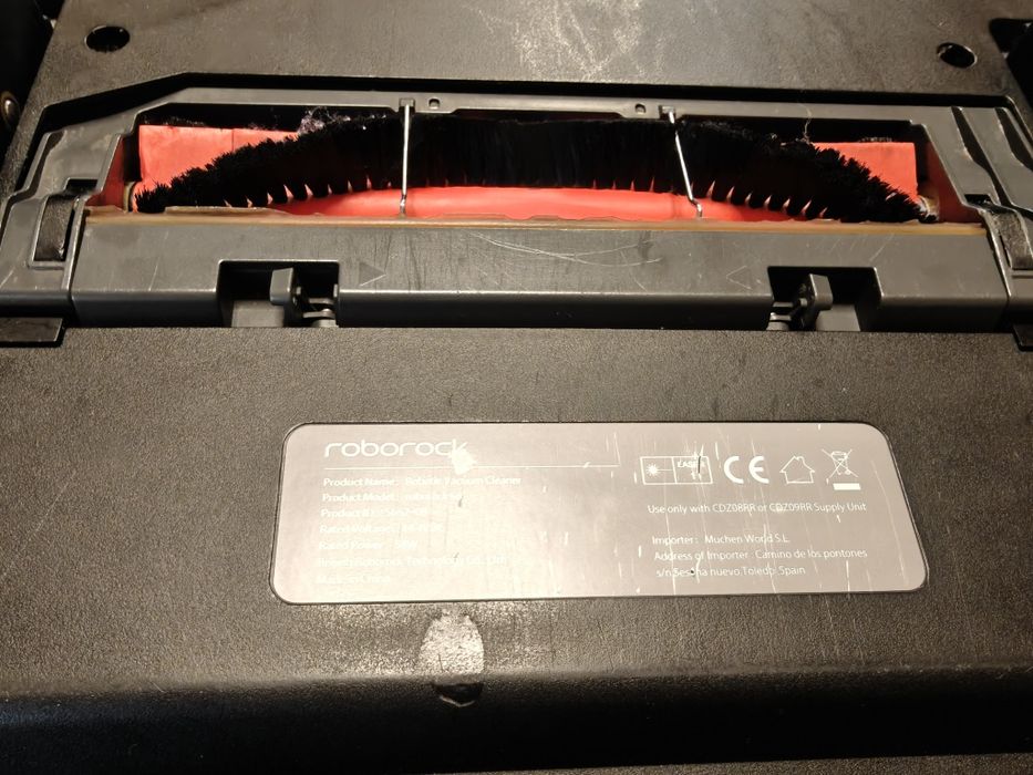 Vând aspirator robot roborock s6