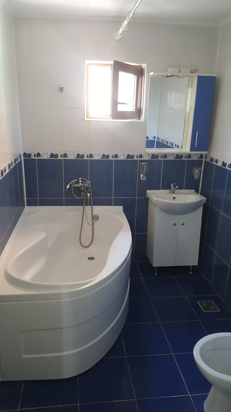 Apartament spațios, izolat recent, cu 2 camere etaj 2