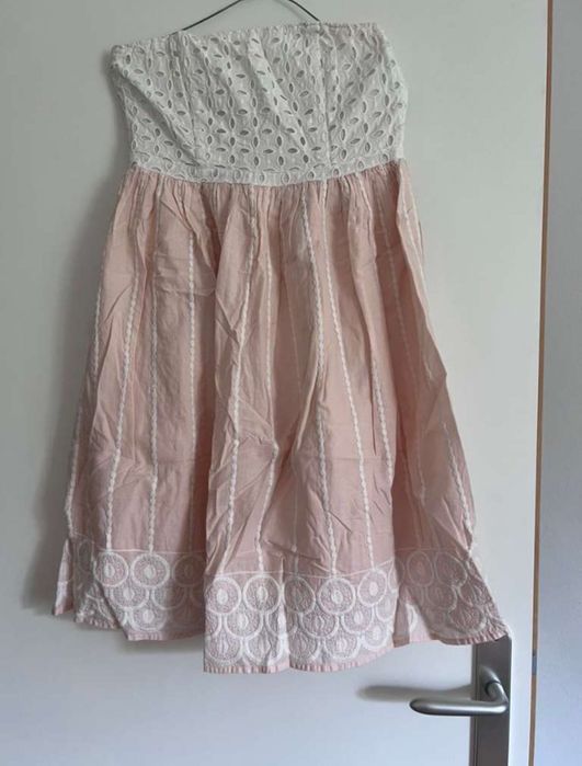 Rochie superbă cu broderie H&M ediție limitată