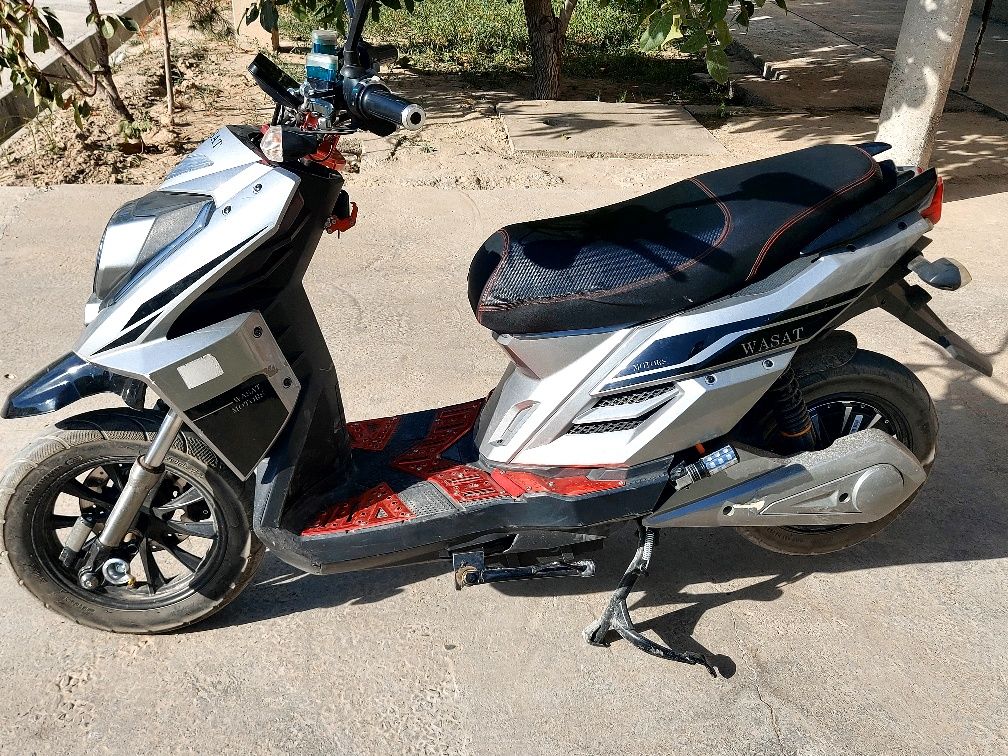 skuter wasat elektroniy Holati yaxshi ideal