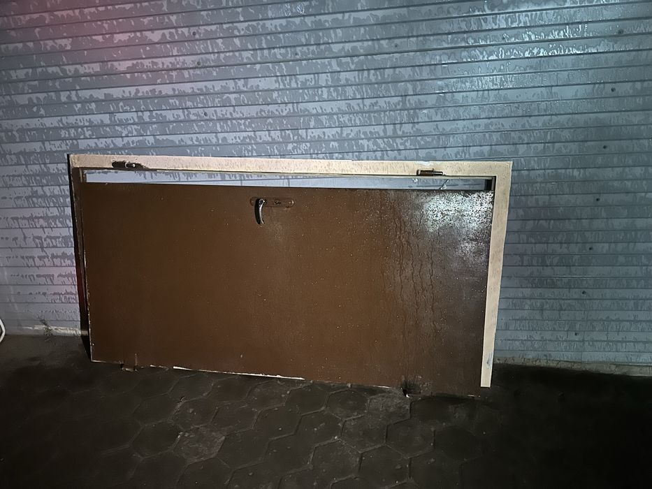 Дверь металлическая железная утепленная