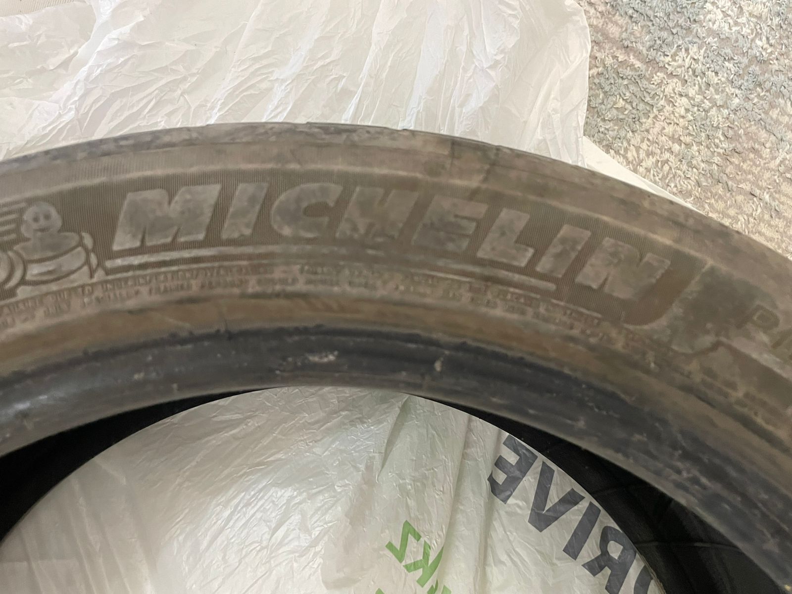 Продам шины, 245/45 R19 Michelin