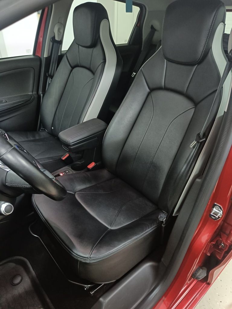 Renault Zoe Intens 50Kw 135CP garantie(schimb doar cu Toyota Yaris GR)