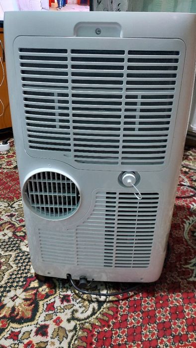 Vând aparat de aer condiționat portabil TESLA