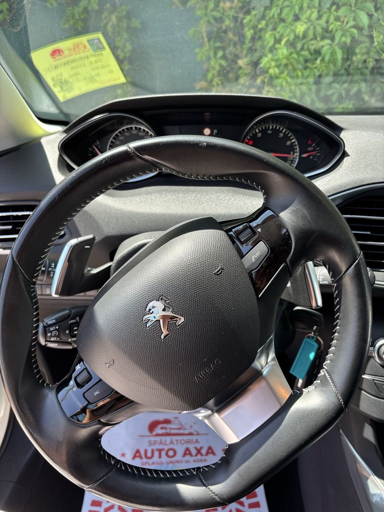 Peugeot 308 - benzina - automata 8+1