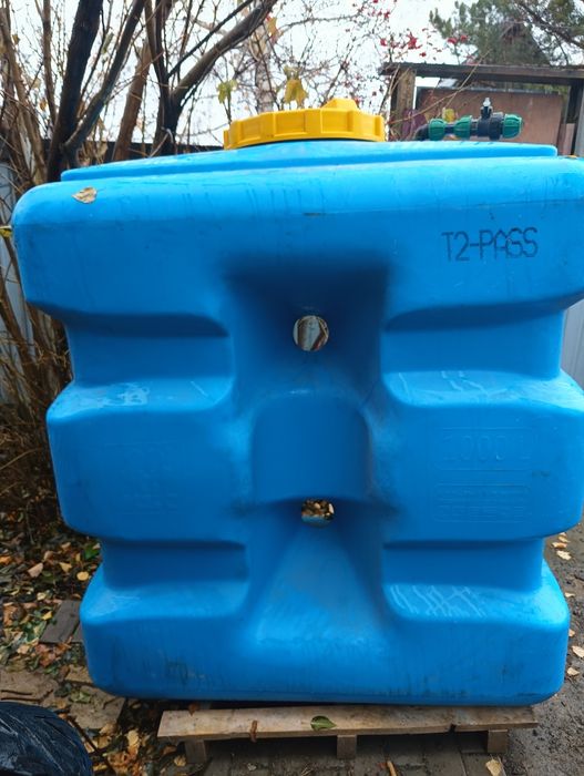 Бочка для воды 1000л