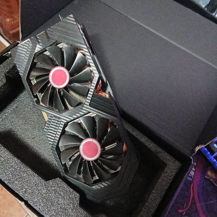 Placa Video RX 590 FATBOY 8 GB in perfecta stare .