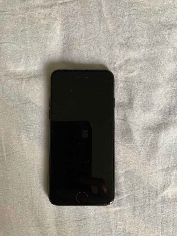 iPhone 7, 32 гб, Black (черный матовый цвет)