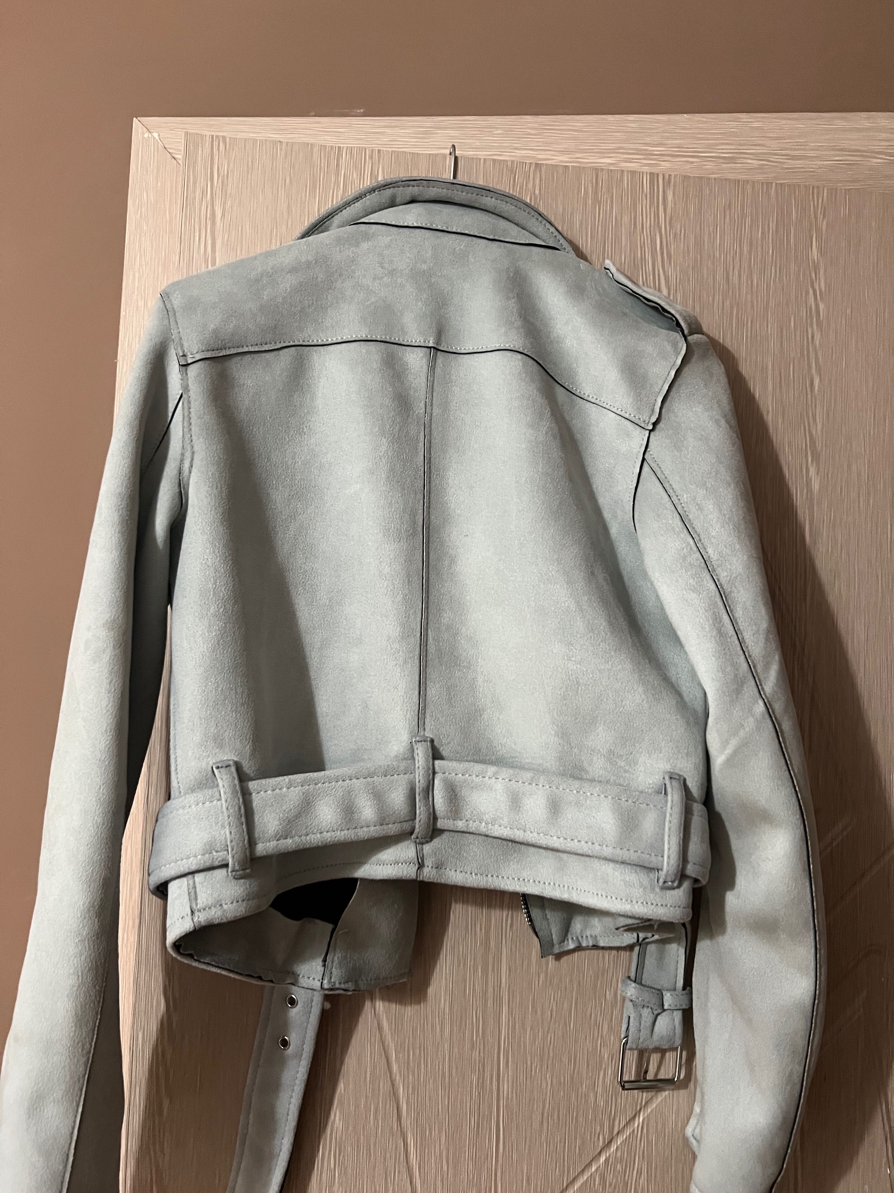 Дамско късо велурено яке Bershka